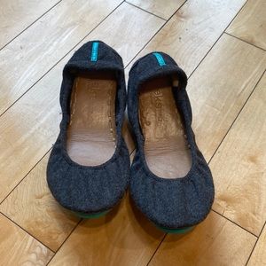Tieks in greystone